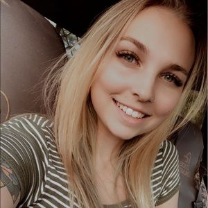 Meet your Posher, Abby